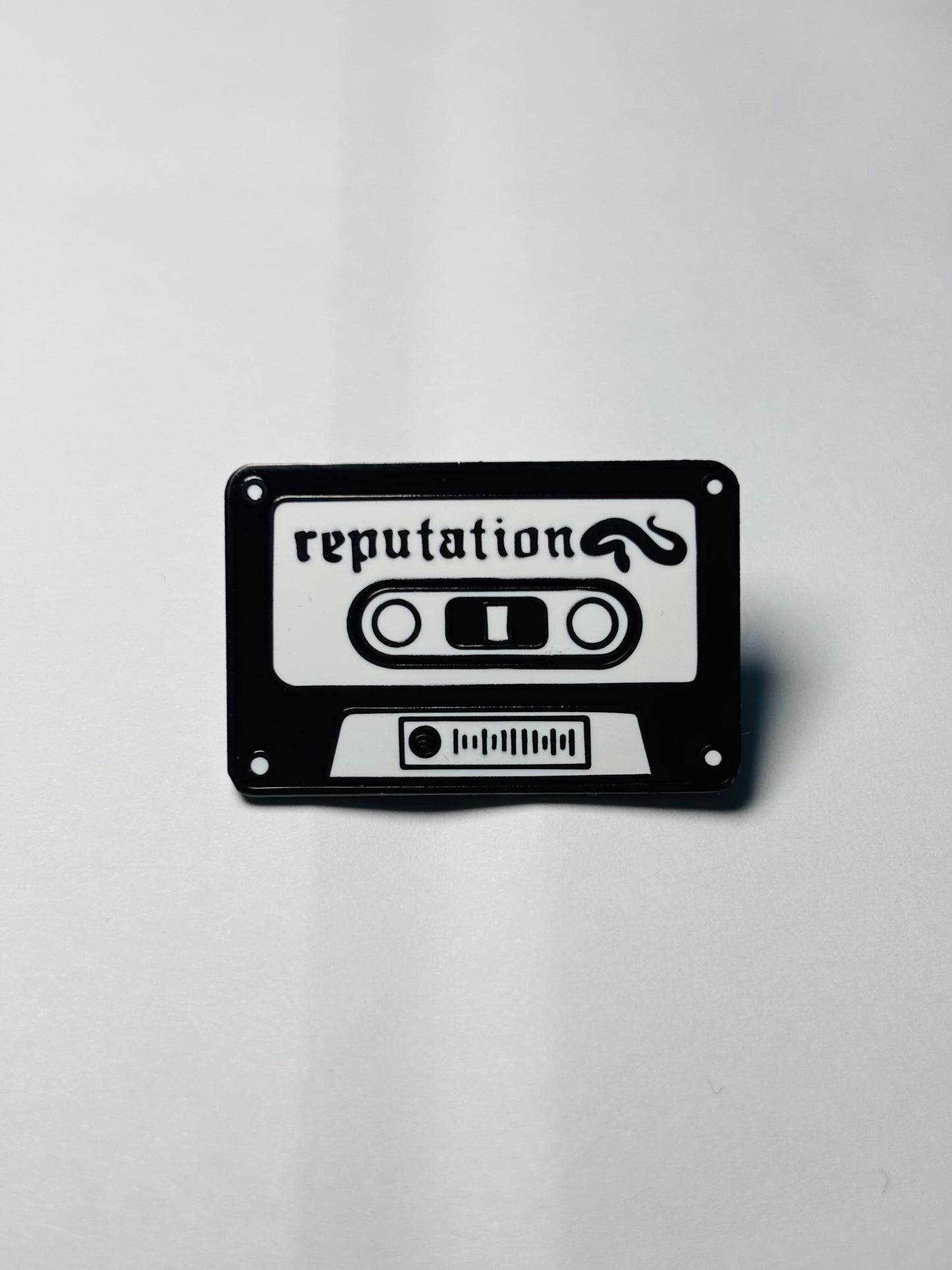 Pin Taylor (Metal)