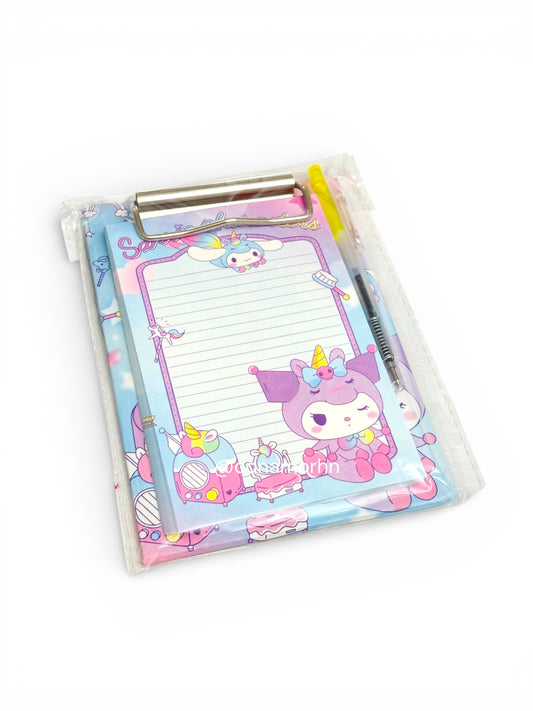 Tablero con notas de Kuromi