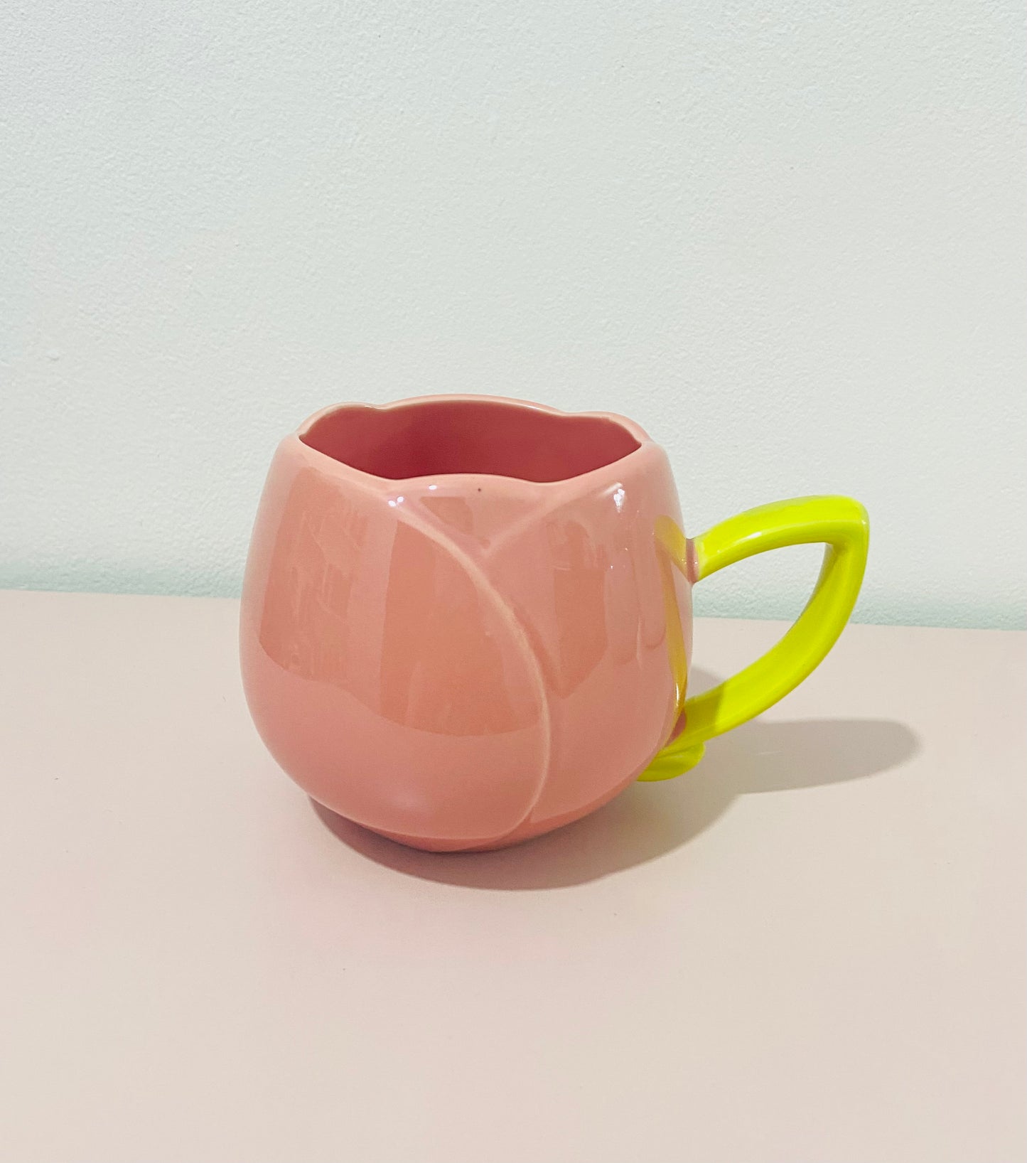 Taza de flor de tulipán